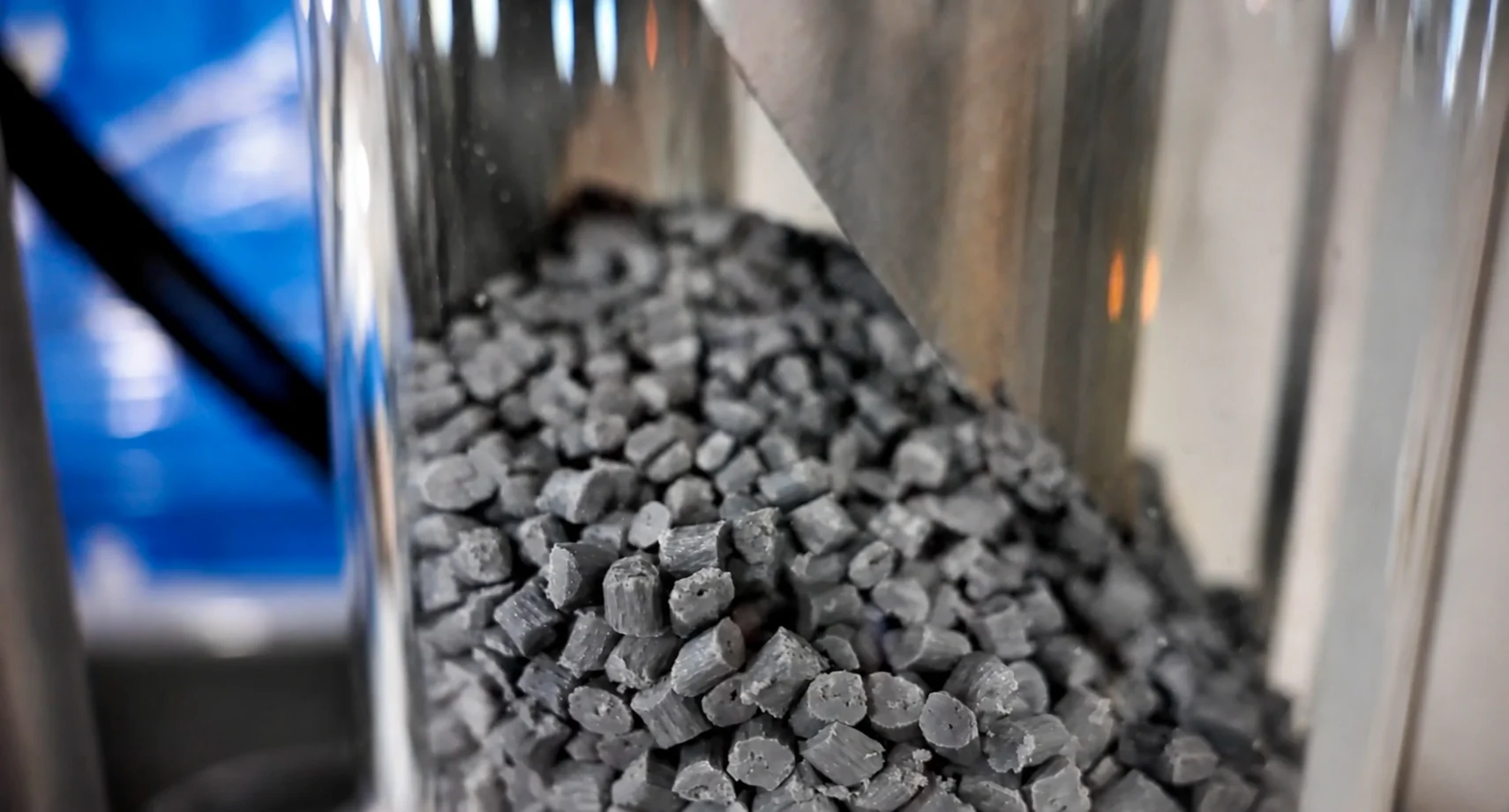 Resin for molding parts